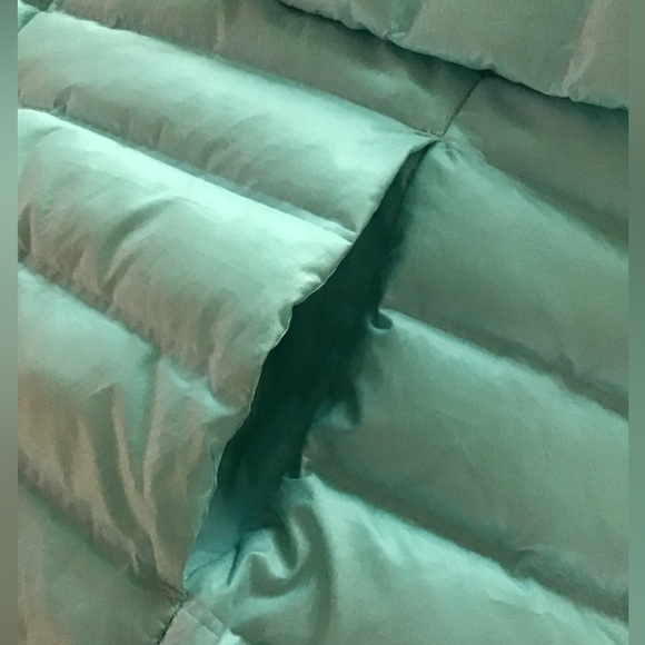 Adidas light aqua blue extra large puffer jacket with hood excellent condition - Picture 2 of 12